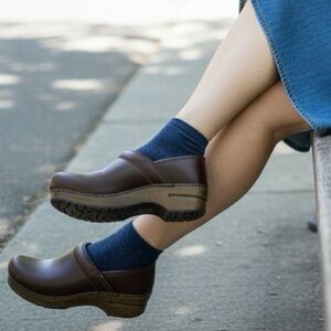Dansko Dark Brown clogs w-box